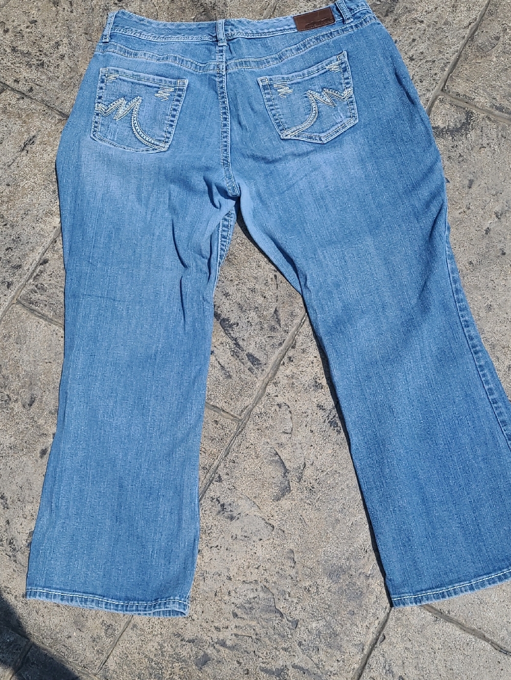 Maurices Womens 13 14 SHORT Curvy denim blue Jeans stylish embroidered pockets
